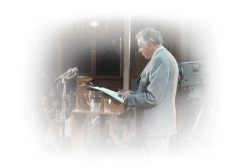 Gough Whitlam delivers his policy speech at Blacktown, NSW, 1972.