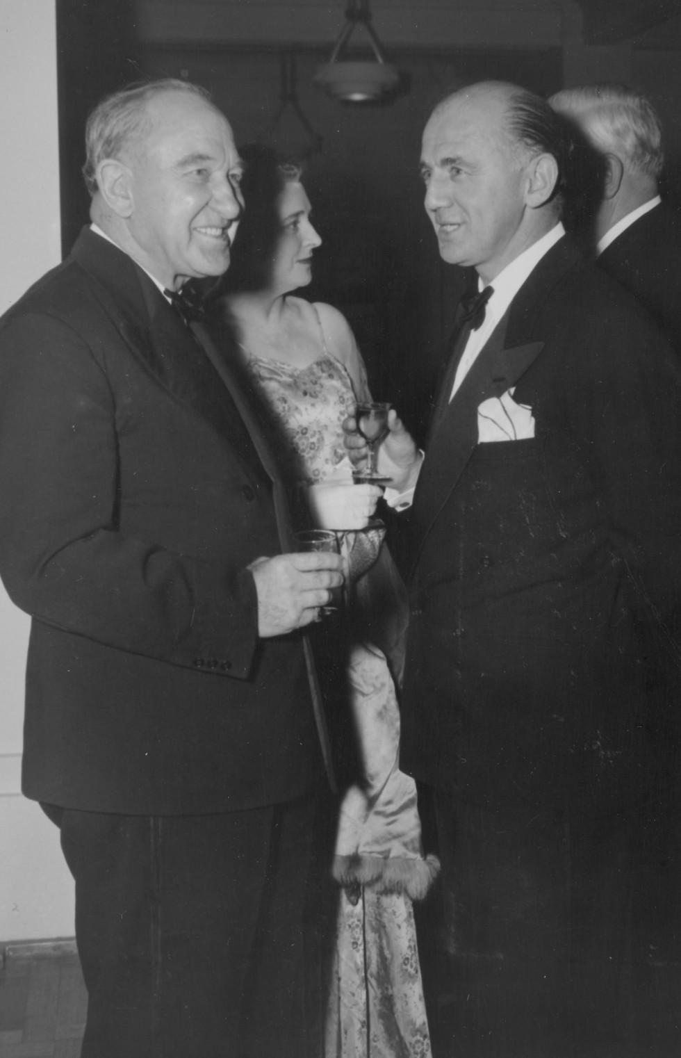 William McMahon with new Governor-General Sir William McKell, and behind them, Senator Annabelle Rankin and Leader of the Opposition Robert Menzies.
