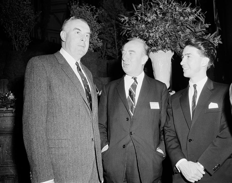 Leader of the Opposition, Gough Whitlam, with British parliamentarian, Elwyn Jones, and South Australian Premier, Don Dunstan, 1968. NAA: A1200, L56423