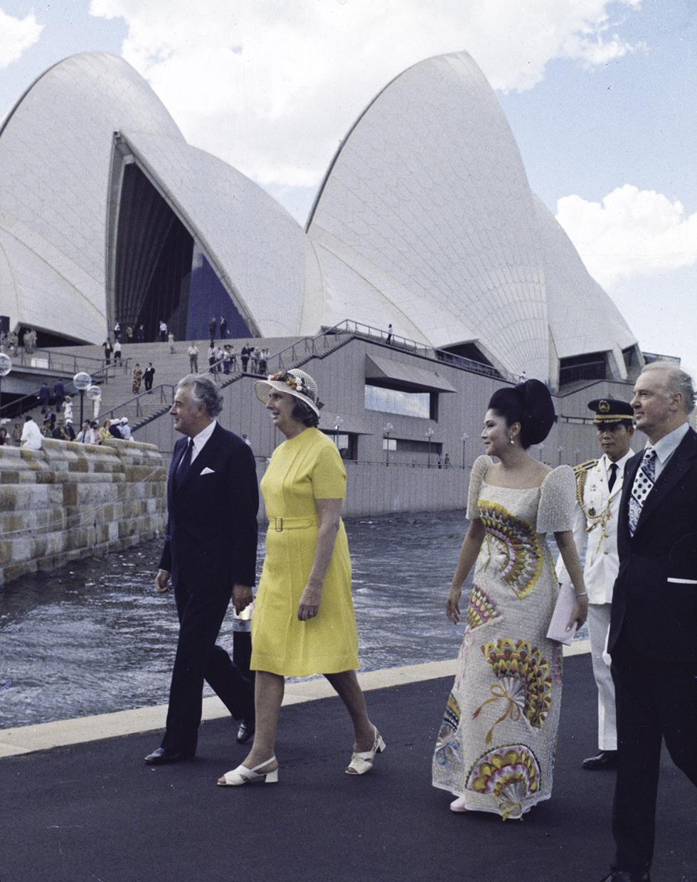 Margaret and Gough Whitlam with the Philippines ‘First Lady’, Imelda Marcos, at the Sydney Opera House during the visit of President Ferdinand Marcos and Mrs Marcos, October 1973. NAA: A6135, K26/10/73/26