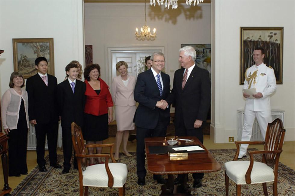 Prime Minister Kevin Rudd shaking hands with Governor-General Sir Michael Jeffery.
