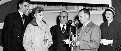 Barbara Porritt and her family are officially welcomed to the city of Geelong.