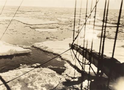 Ice flows beyond the Bowsprit of Discovery.
